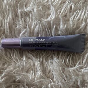 Nourishing Lip Mask with Shea Butter